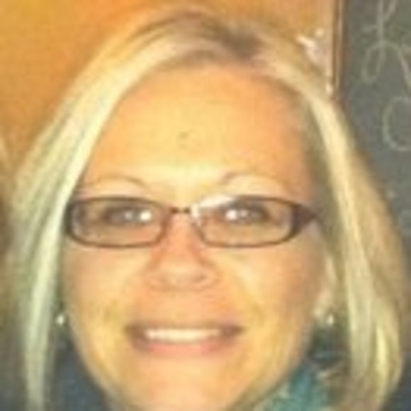 Meet your Posher, Debbie - Picture 1 of 1